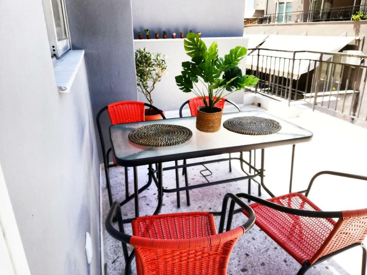 アテネAs Jacuzzi On Privet Roof Top With Acropolis Viewアパートメント エクステリア 写真
